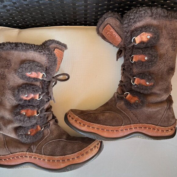 THE NORTH FACE Abby II Winter Brown Boots PRIMALOFT Womens Sz 6 SnowFlakes Suede - Picture 1 of 9